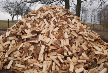 Palivové dřevo měkké naštípané
